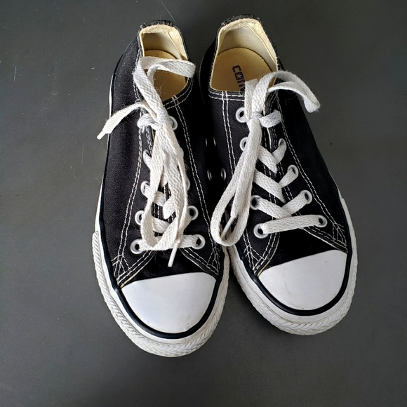Converse Little Girls Black & White Sneakers - Picture 2 of 8